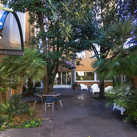 Mistral2 Hotell 4*