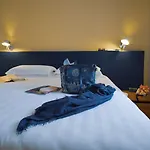 Mistral2 Hotel